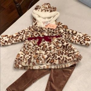 Leopard coat and leggings